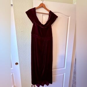 Women’s Lulu’s Formal Velvet Dress